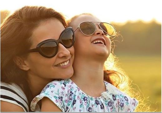 OCCHIALE DA SOLE CON LENTI A TOTALE PROTEZIONE UV400